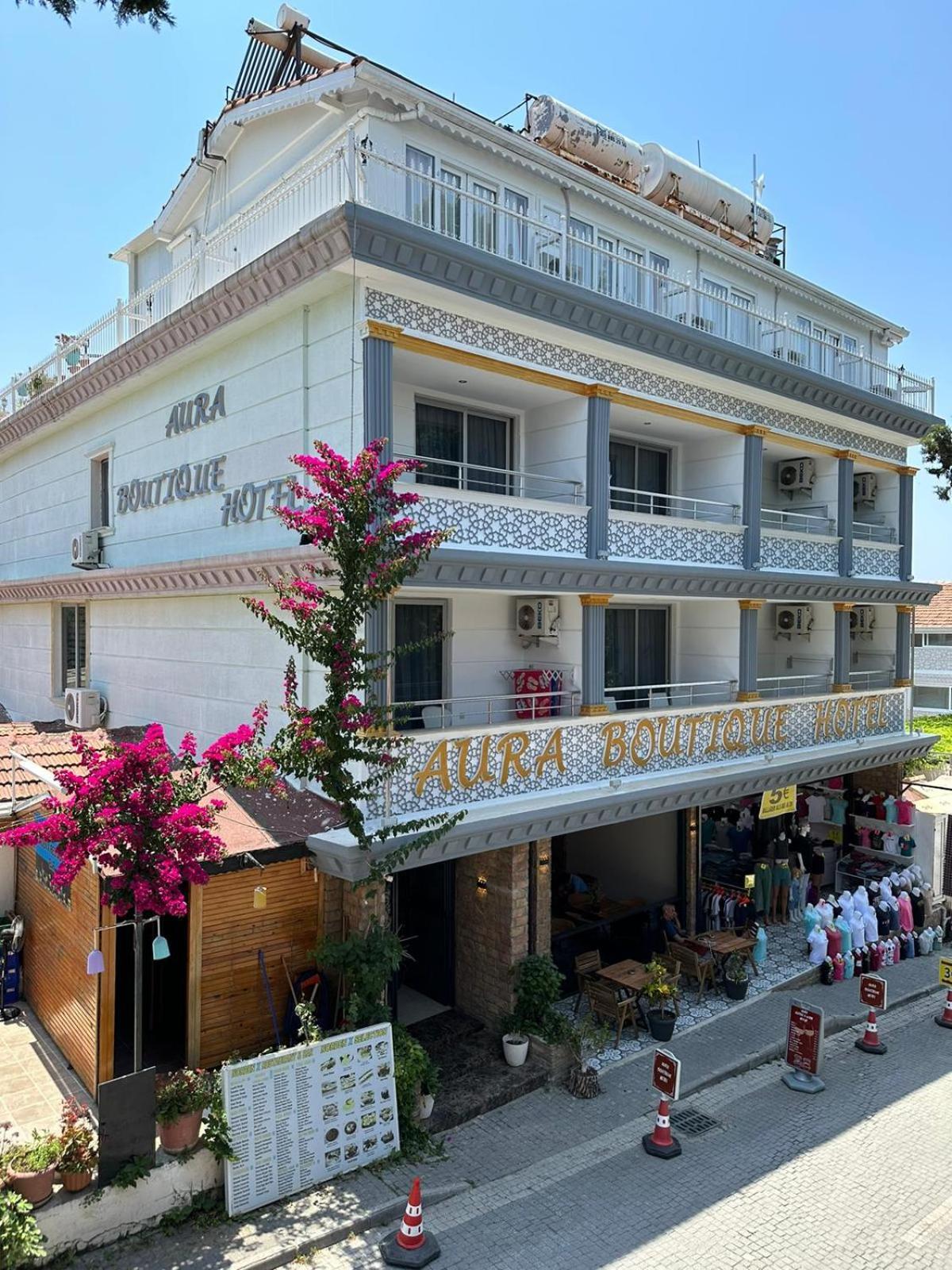 Aura Hotel Side Exterior foto